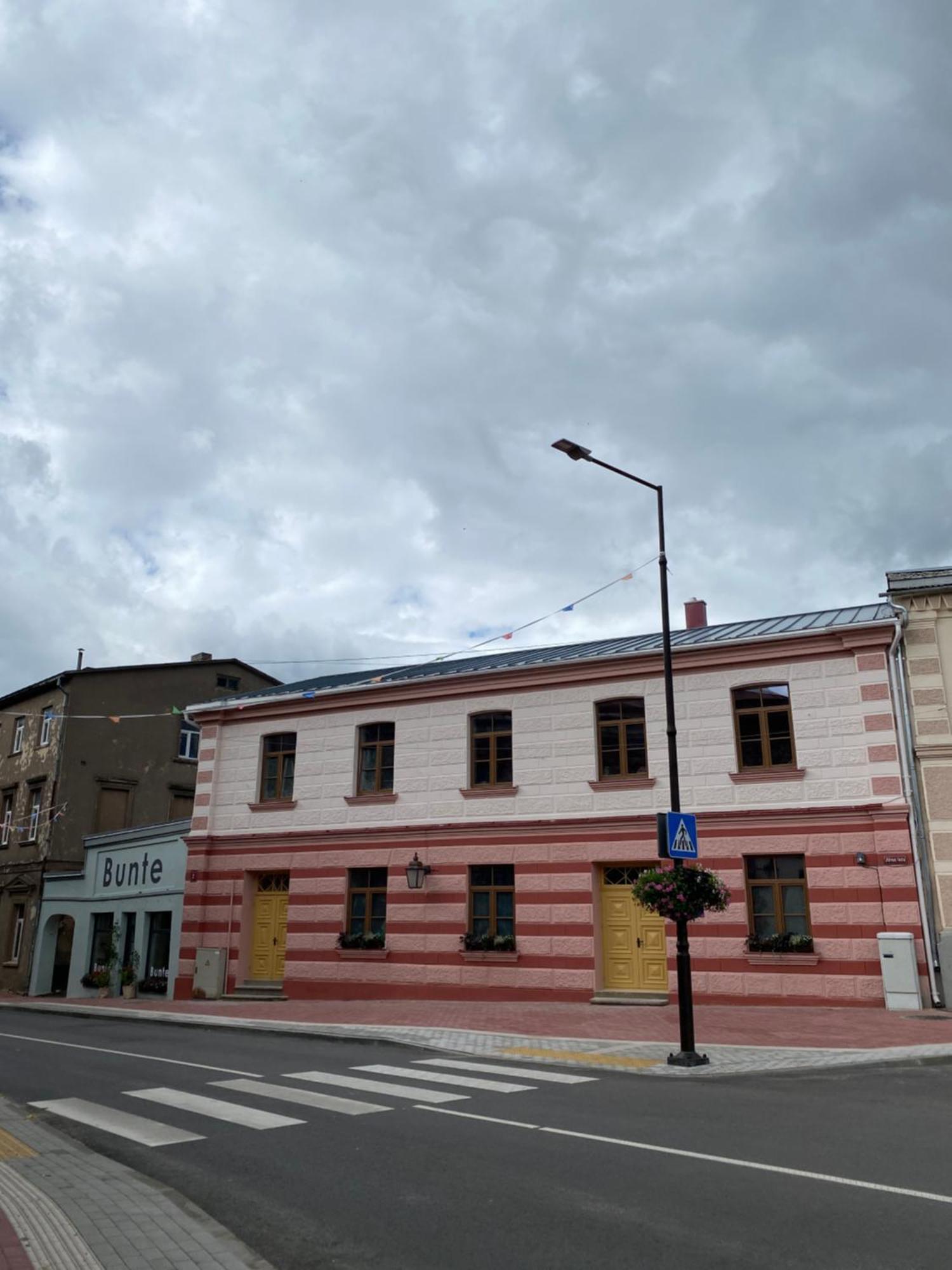 Ferienwohnung Buntes Nams Limbazi Exterior foto